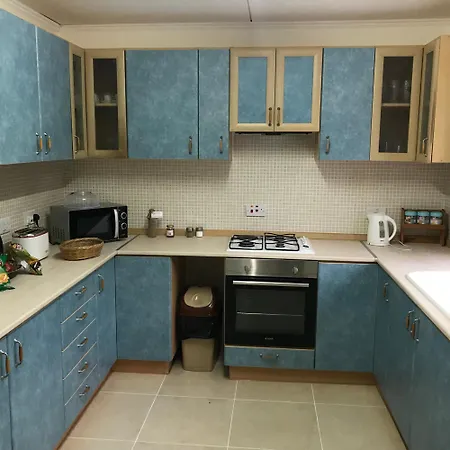 Hidden Villa *