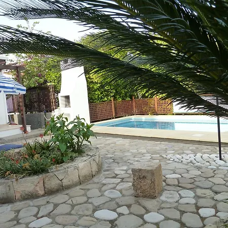 Villa Hidden *